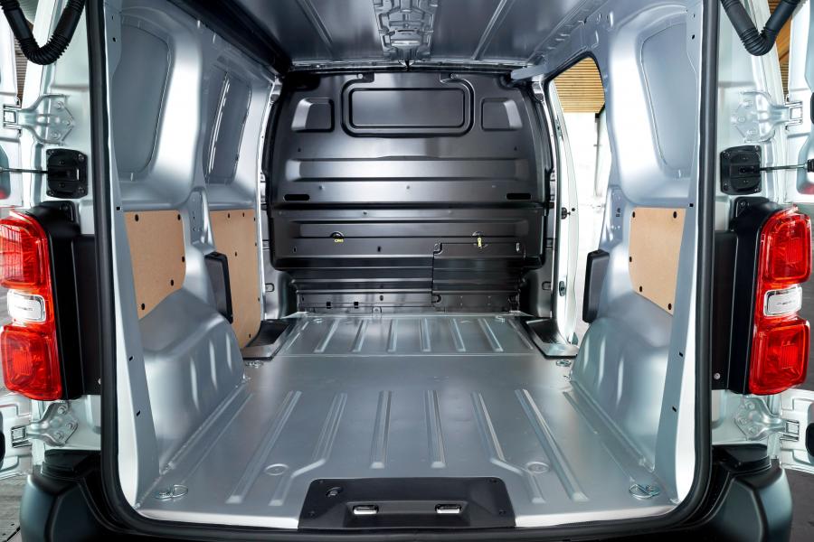 Багажник Toyota ProAce Van Compact 2016 года  (фото 25 из 35)